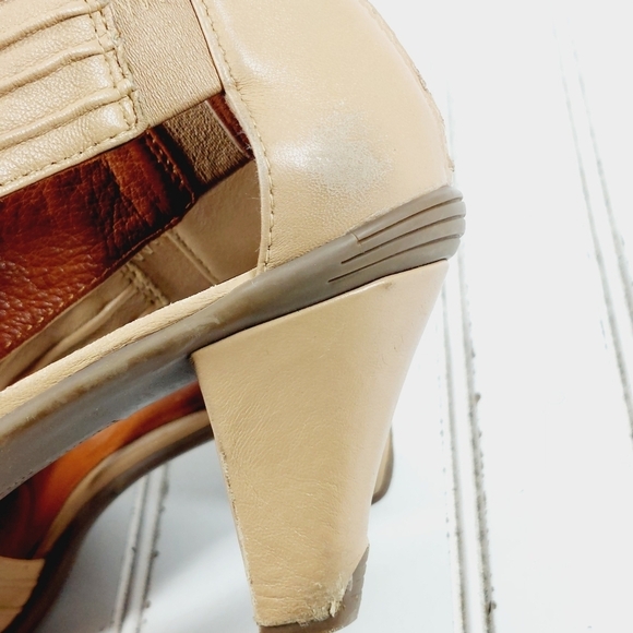 Gentle Souls by Kenneth Cole Women's Osaka Rama Dress Tan Heeled Sandals K967 - Picture 12 of 13